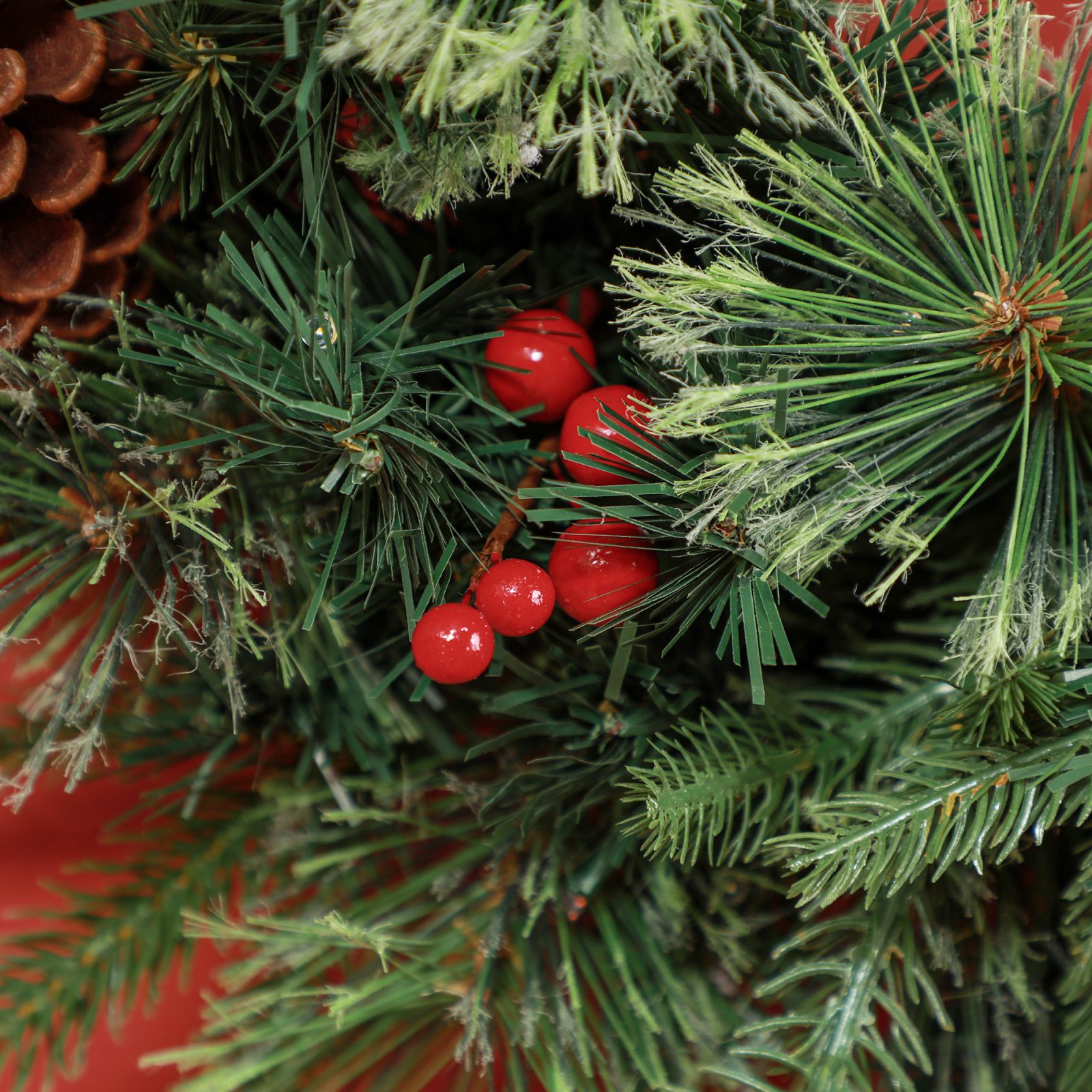 60 Cone Berry Christmas Wreaths With LED Lights – view 5